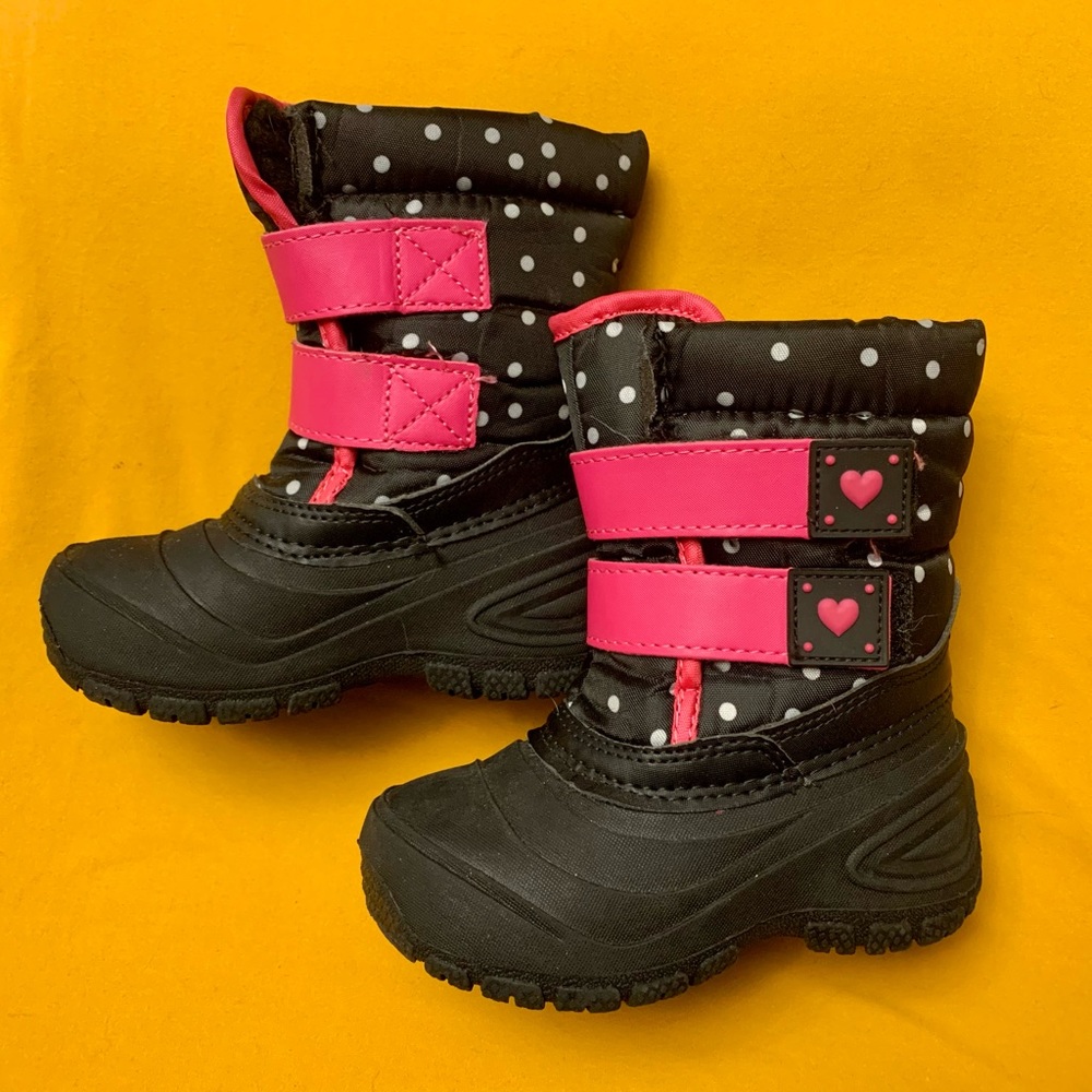 Wonder nation snow boots size 6